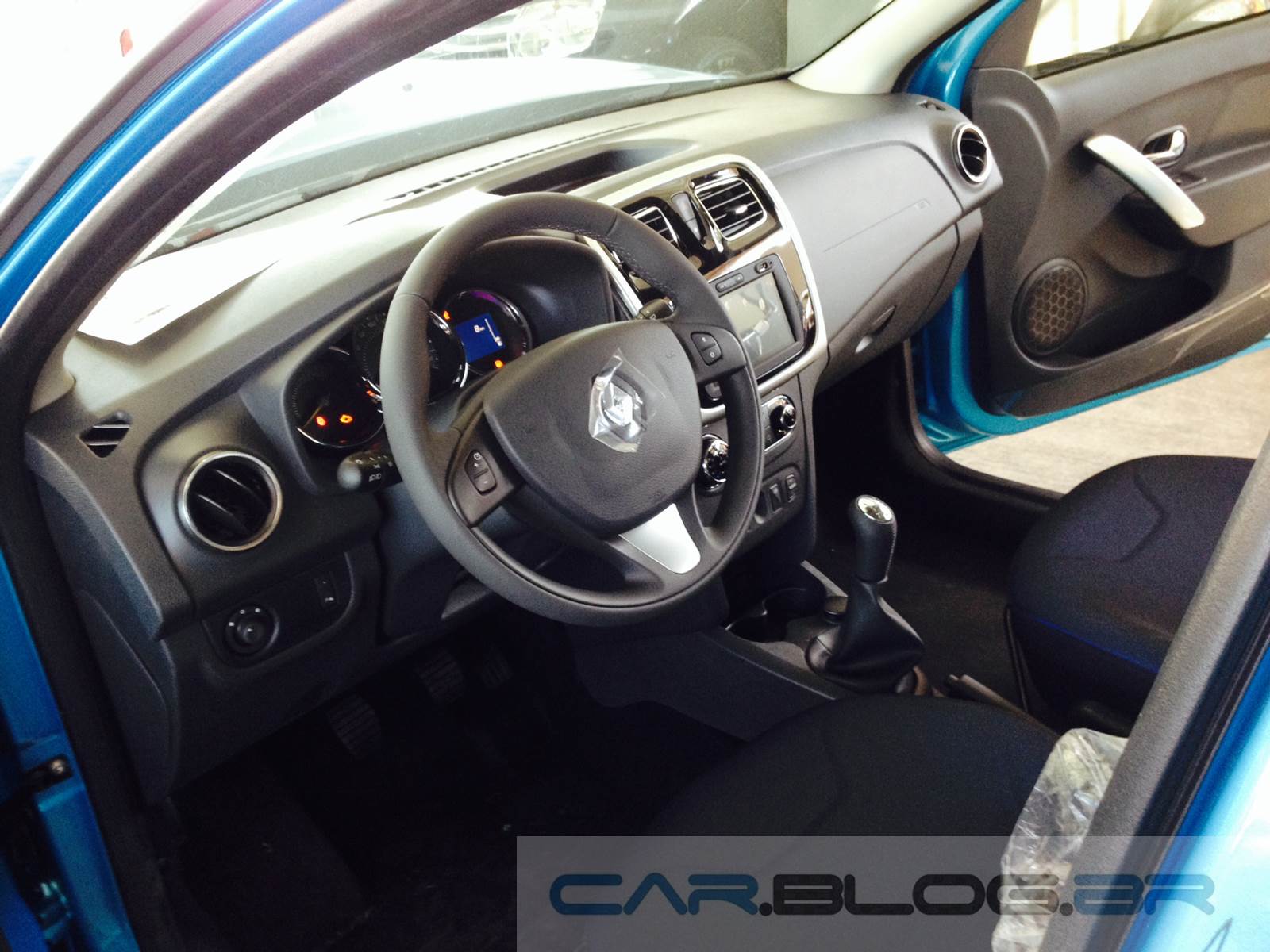 Novo Renault Sandero 2015 - espaço interno