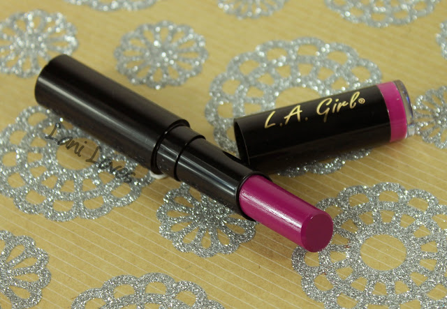 LA Girl Matte Flat Velvet Lipstick - Manic Swatches & Review