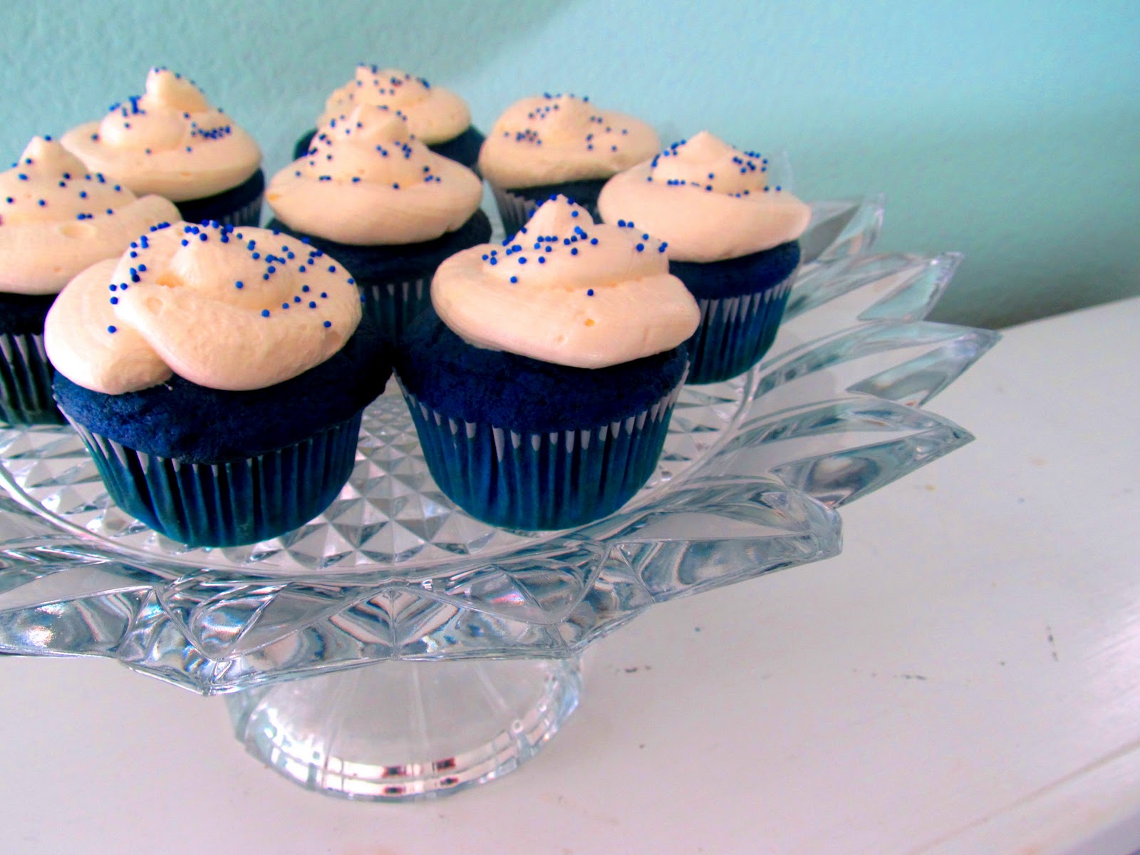 Cupcakes De Terciopelo Azul Con Almendras