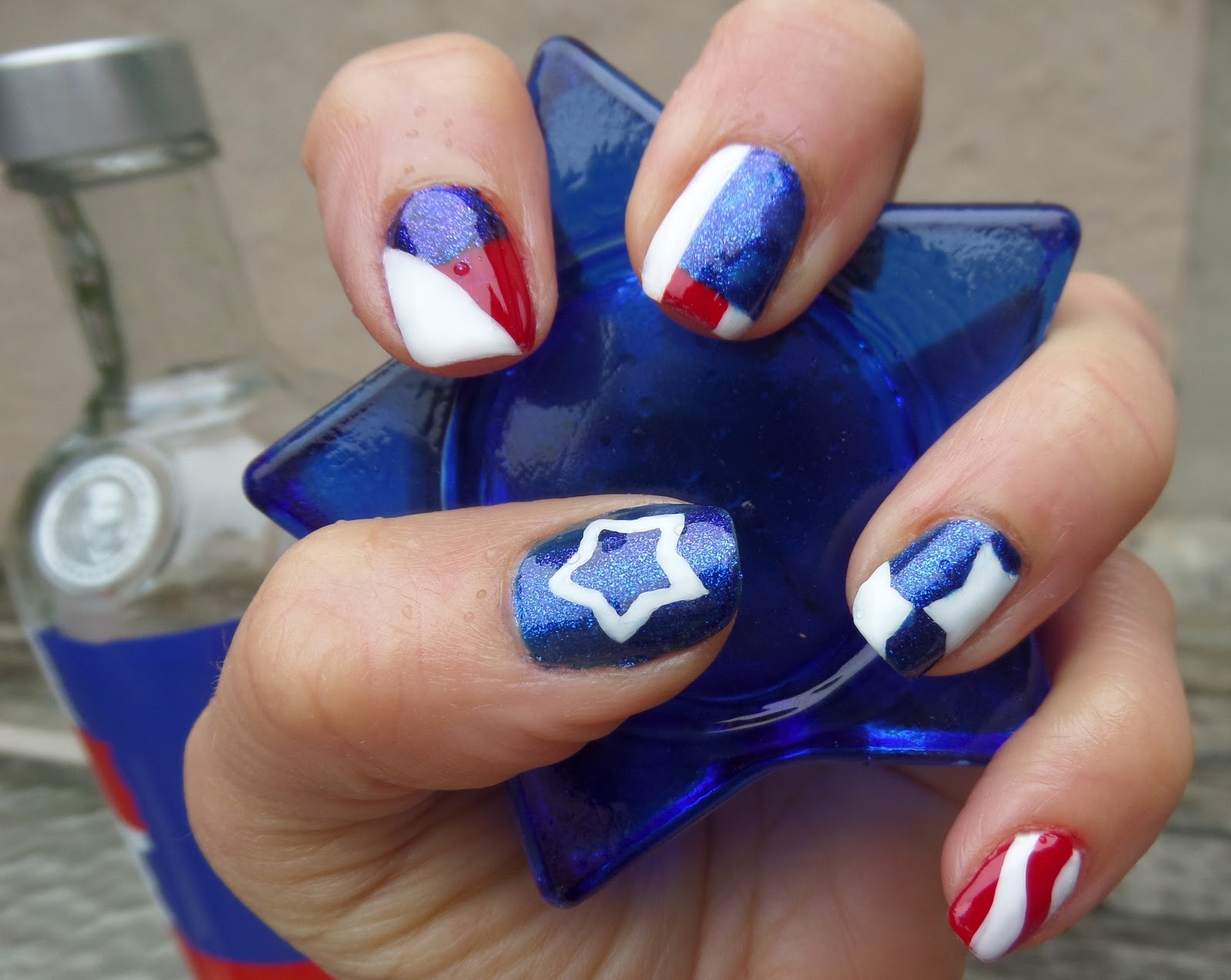 simple red white and blue nail design