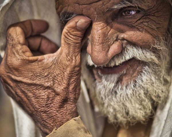 بورتريه رجل عربي مسن