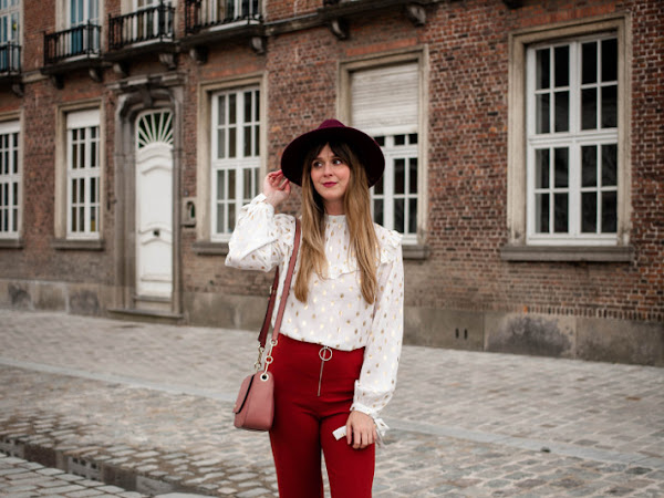 Outfit: 70s inspired in flared knit trousers and ruffled blouse