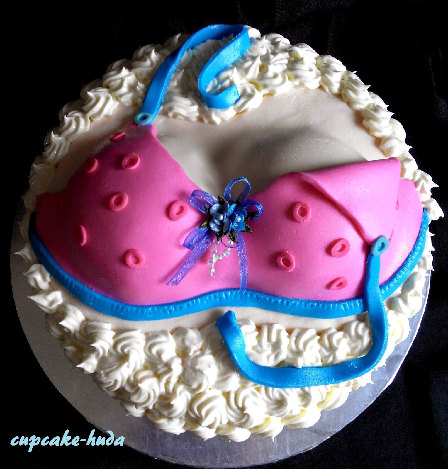 Fondant Bra Cake Happy Belated Birthday INTAN ! cupcake huda