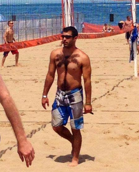 Άντρες ηλιοκαμένοι, γυμνασμένοι το Καλοκαίρι, Πάρα πολλές φωτογραφίες με όμορφους άντρες σε καλοκαιρινή διάθεση