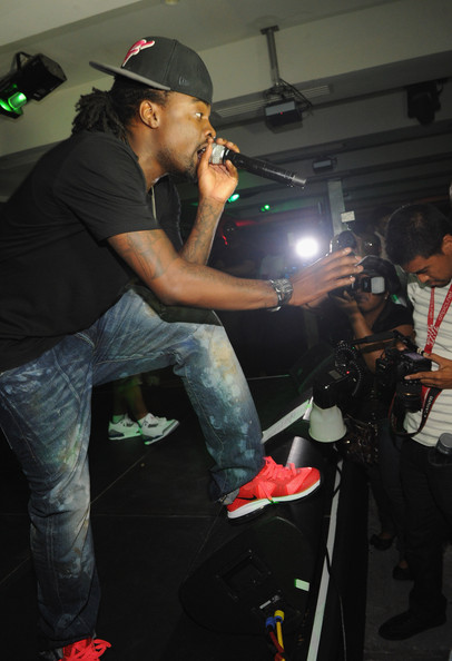 Hot Look! Wale in Louis Vuitton x Stephen Sprouse T-Shirt and Nike Lebron 8 V2 Low Sneakers