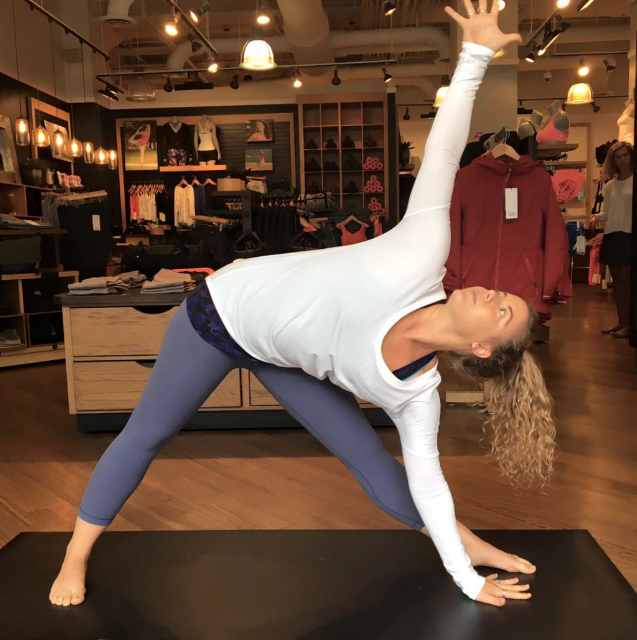 https://api.shopstyle.com/action/apiVisitRetailer?url=http%3A%2F%2Fshop.lululemon.com%2Fp%2Fwomen-crops%2FAlign-Crop%2F_%2Fprod1960115%3Frcnt%3D37%26N%3D1z13ziiZ7z5%26cnt%3D65%26color%3DLW6HGRS_017609&site=www.shopstyle.ca&pid=uid6784-25288972-7