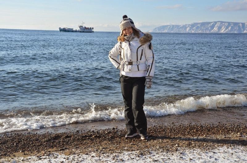 Sexy russian girl: ice girl photos. Lera loves running, nature, the beach... and winter. Beautiful girls 1X2.