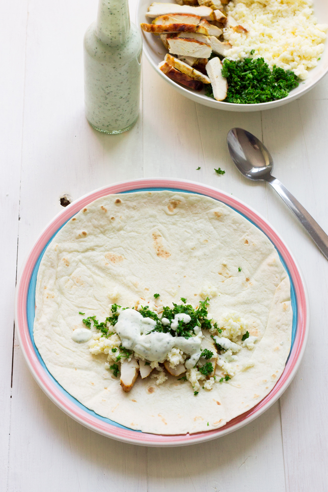 La cocina de Aisha Rollitos de tortillas rellenas de pollo con salsa