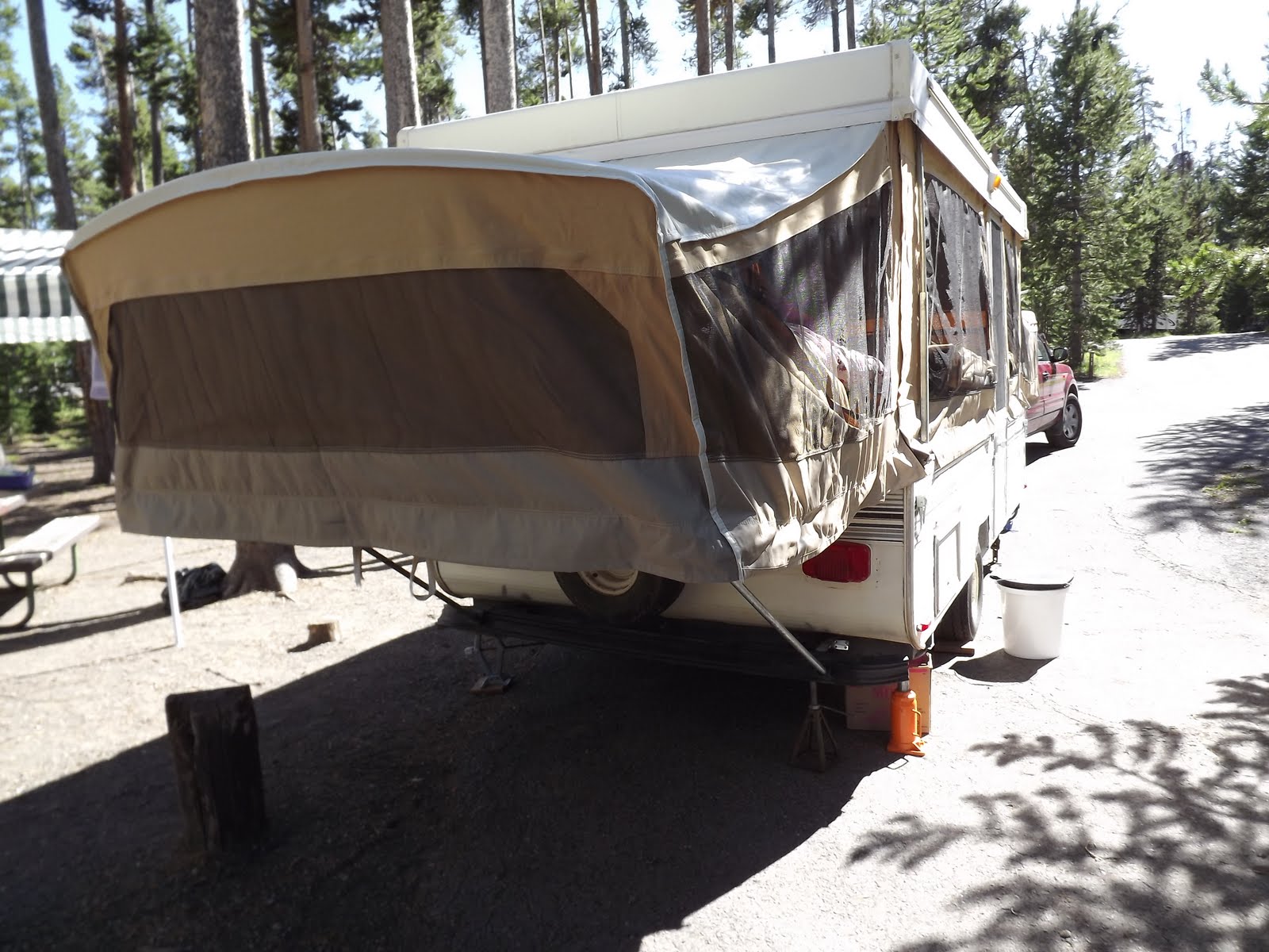 Affordable Holiday and Travel Tips for the Family Yellowstone National Park in our Skamper Pop