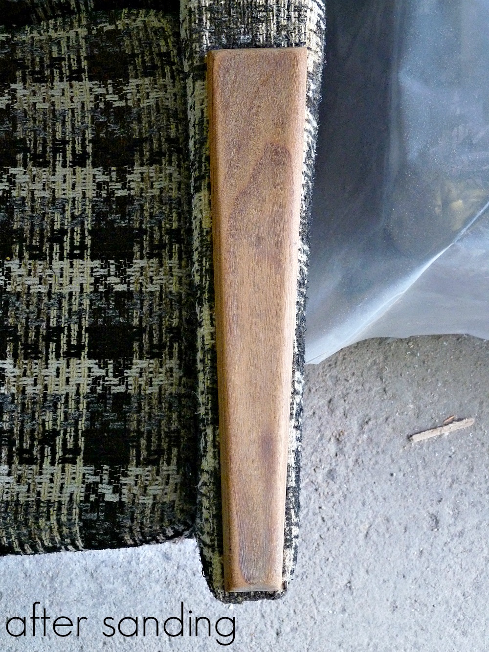 How to Refinish Solid Wood Furniture Legs + Arms Dans le Lakehouse