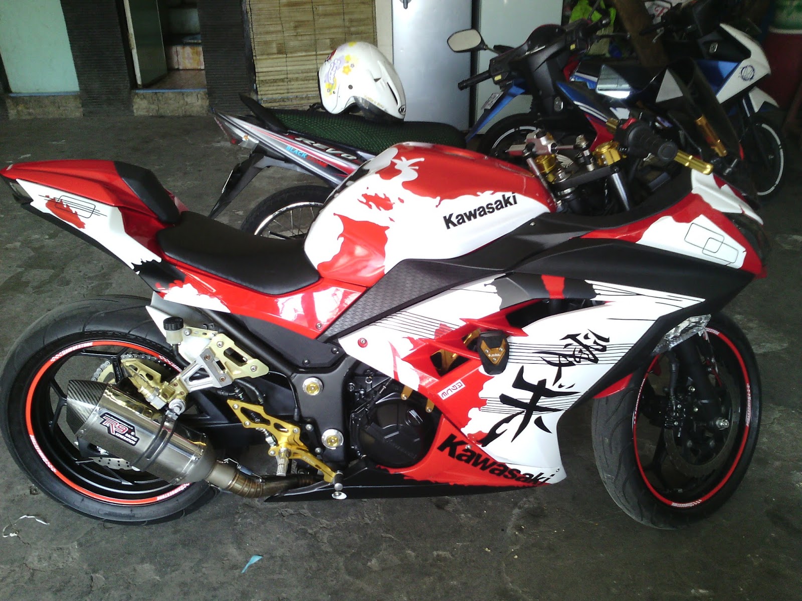 Заводская Yoshimura GP EVO GSX r1000 l