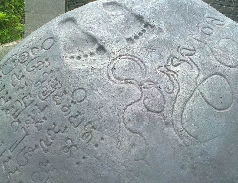 7 Prasasti Peninggalan Kerajaan Tarumanegara ~ Ruana Sagita