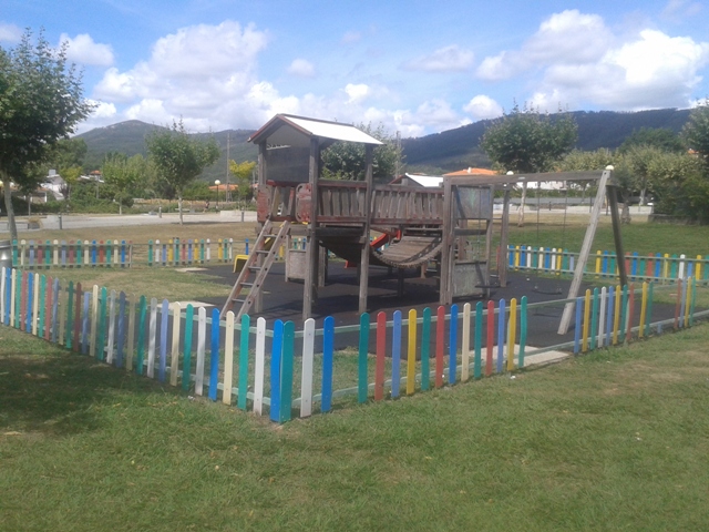 Parque Infantil de Melres Parque Infantil de Melres