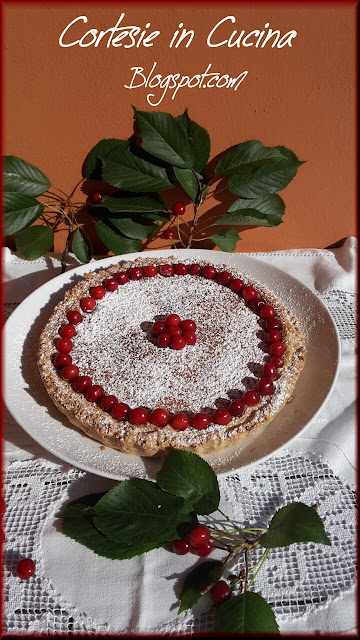 crostata integrale ripiena con crema di panna al limone