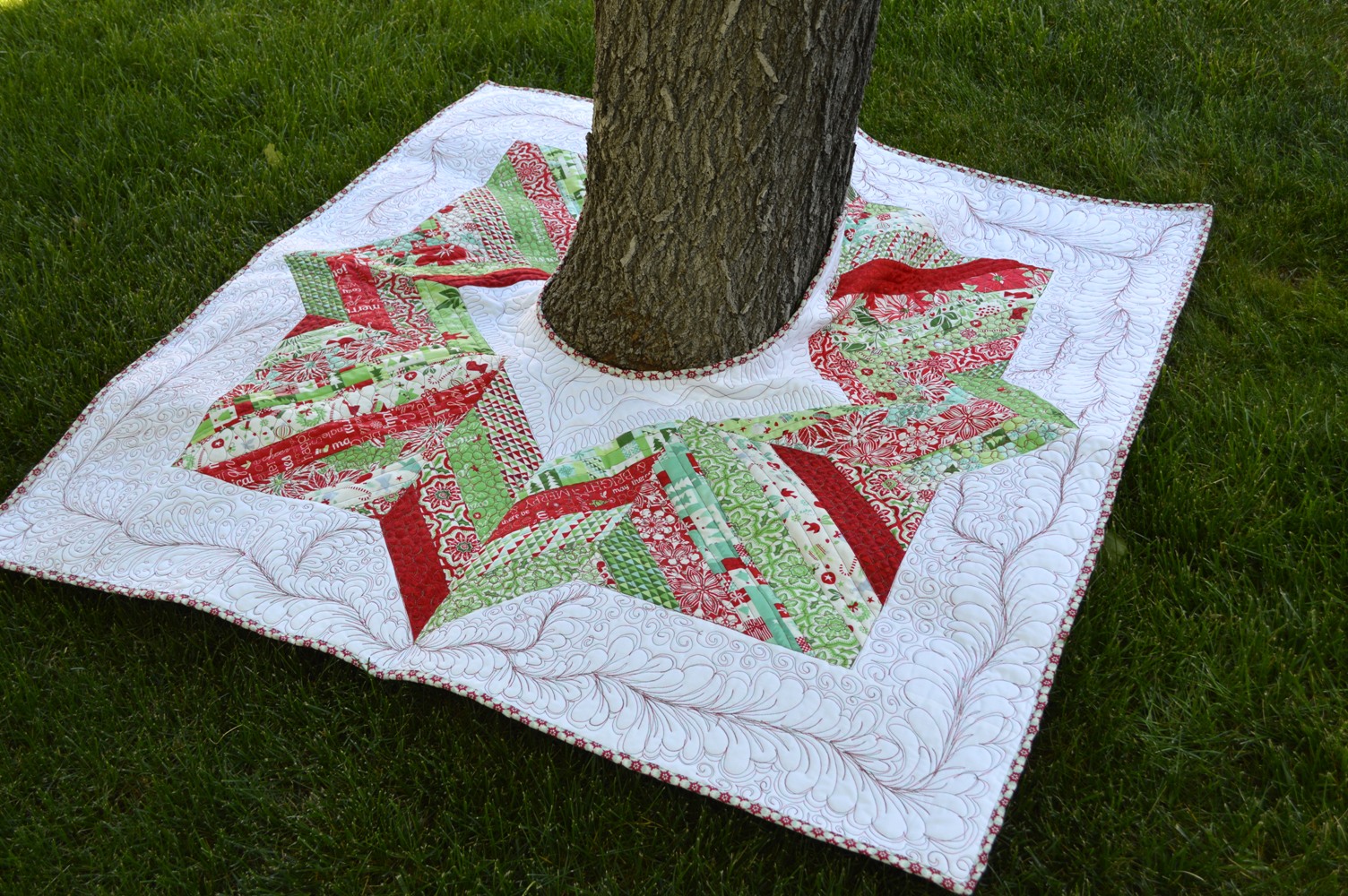 Happy Quilting Joyful Jelly Roll Tree Skirt
