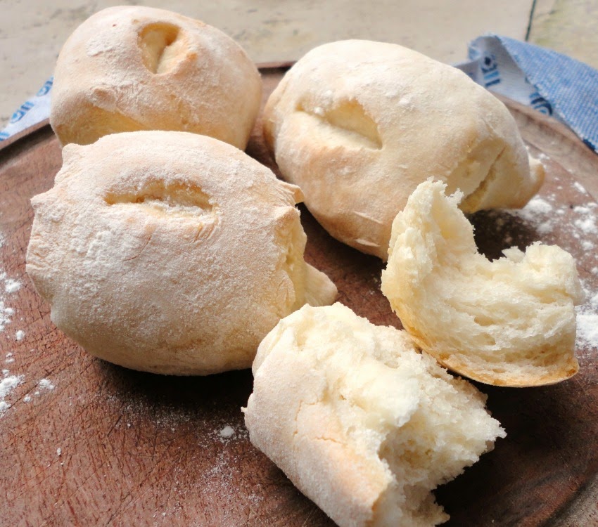 white bread rolls bonheur cuisine