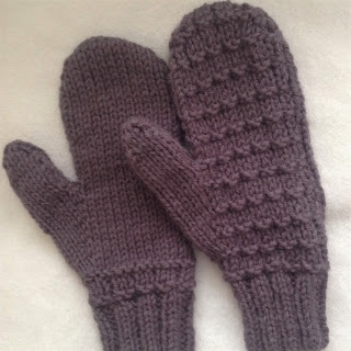 https://www.ravelry.com/patterns/library/warm-waffle-stitch-mittens