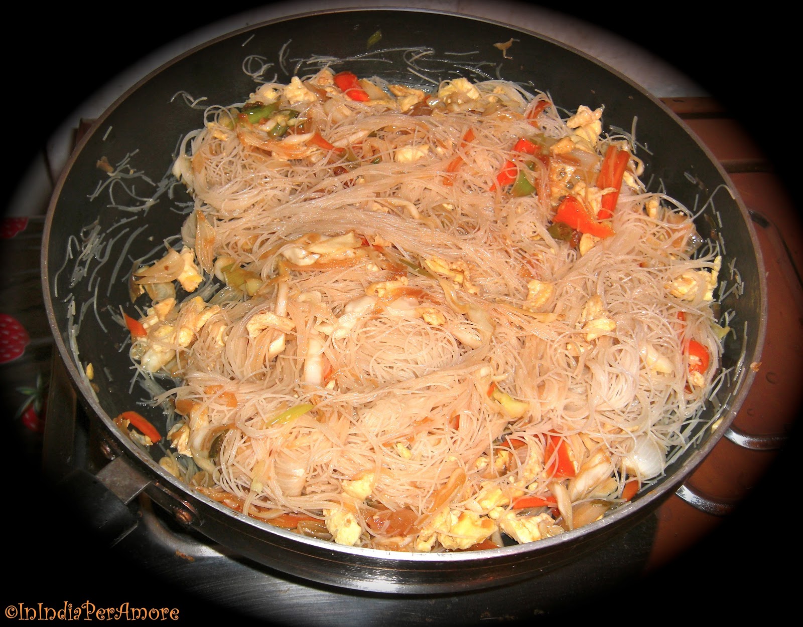 In India Per Amore EGG RICE NOODLES WITH SOYA SAUCE