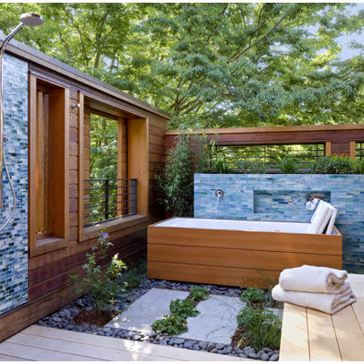 A'Pallota: ***Un baño en la selva***