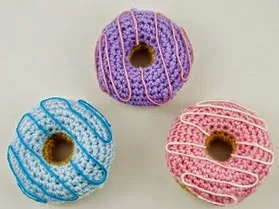http://blog.bichus.es/2014/07/pequenos-donuts-amigurumi.html