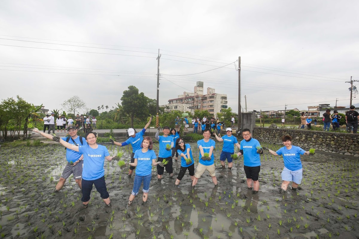 台灣三星認養三星鄉一畝田，積極推動「星美好」在地公益計畫，藉由實際行動傳達對在地的「星關懷」，亦盼喚起大眾關注，為台灣默默付出的小農們盡一份心力。