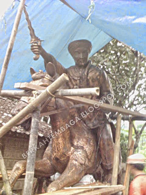 PEMESANAN PATUNG TEMBAGA, PEMESANAN PATUNG KUNINGAN, PATUNG PAHLAWAN, PATUNG TANGAN, PATUNG PERJUANGAN, PATUNG KUDA, PATUNG HEWAN, PATUNG PERJUANGAN, TUGU PATUNG