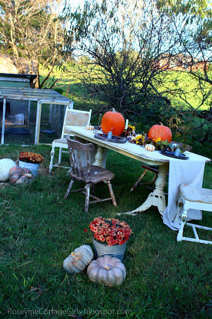 farmhouse pumpkin tablescape 