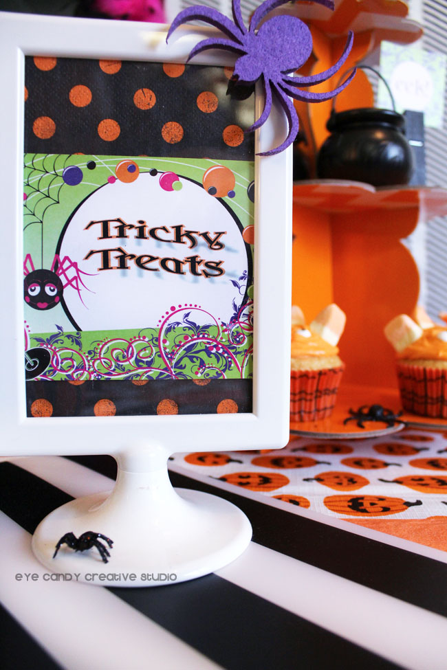 tricky treats sign, halloween party decor, IKEA sign, spider, polka dots