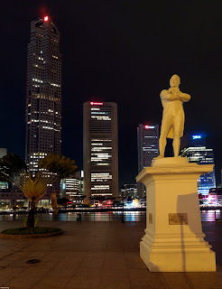 Sir Stamford Raffles Statue
