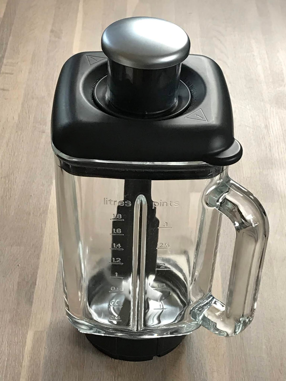 Family FECS Magimix Power Blender (Le Blender 11626SK) vs Vitamix