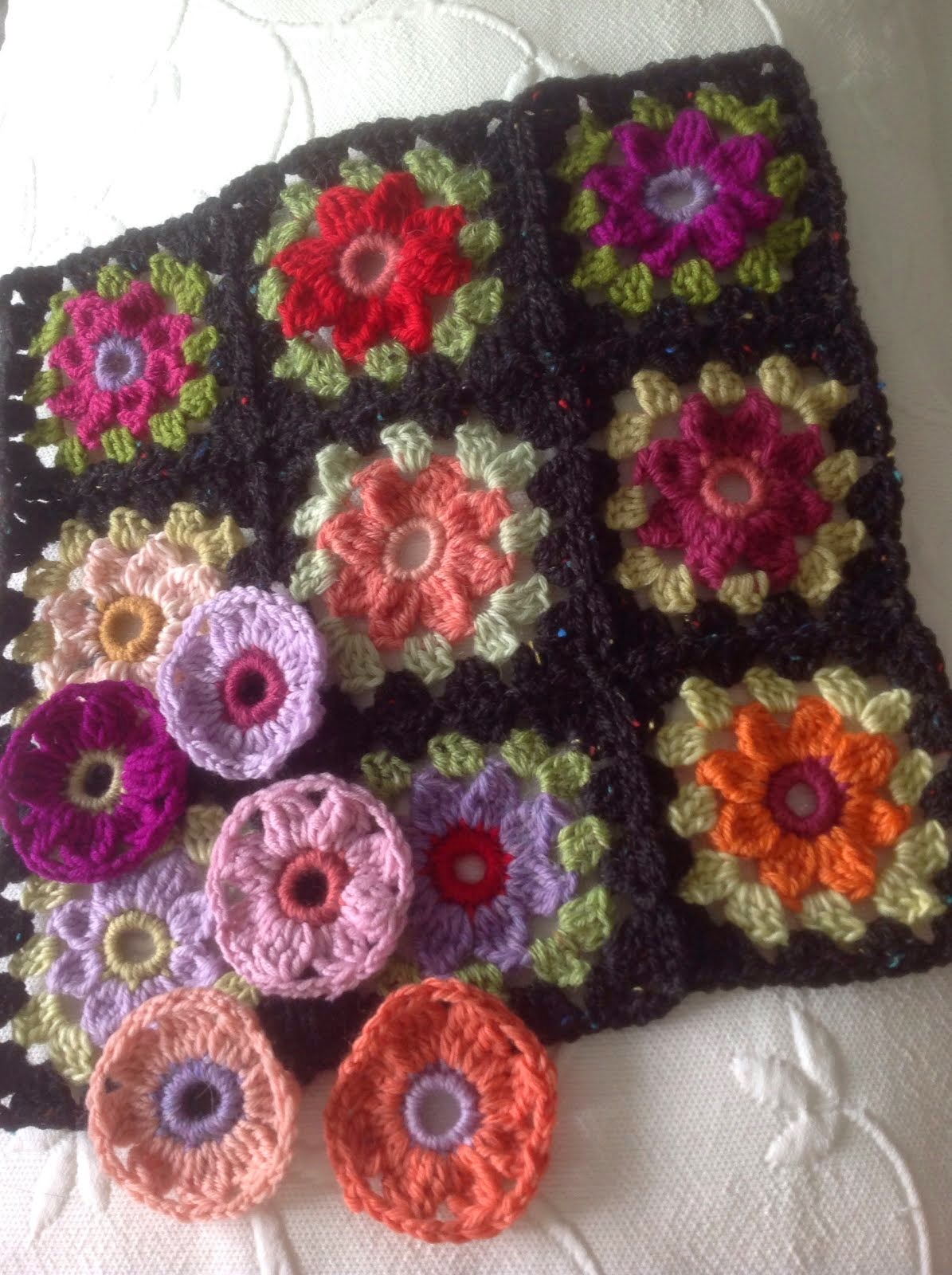 Daisty Granny Square wrap/throw