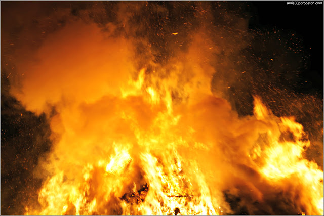 Llamas de la Hoguera en la Old Newbury Bonfire 2018