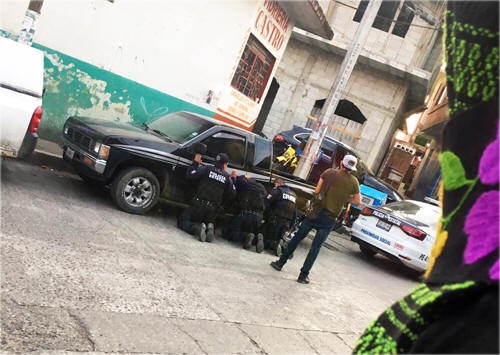 FUE  EL CJNG QUIEN SECUESTRÒ A 11 POLICIAS ESTATALES EN PLENO CENTRO DE XICOTEPEC XICOTEPEC1