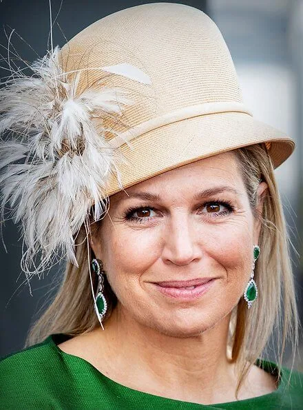 Queen Maxima wore green outfit by Natan Edouard Vermeulen. tanteLouise Vissershaven care home residents