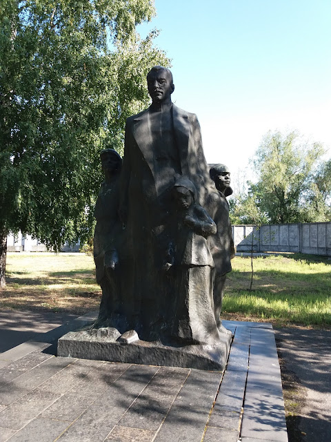 Пам’ятник «Макаренко і діти» (Кременчук) © Oleh Kushch, CC-BY-SA-4.0