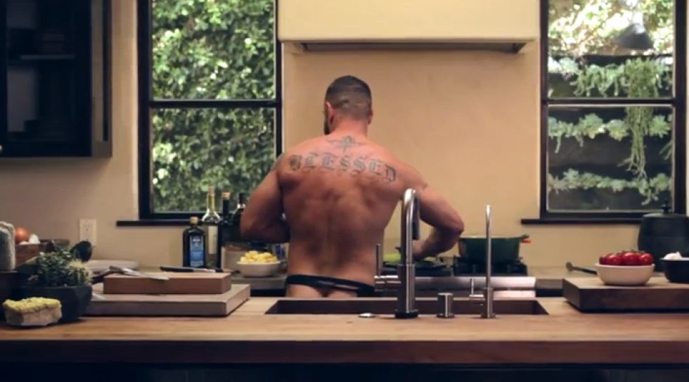 VIDEO: THE BEAR-NAKED CHEF : SPECIAL SPICE FOR YOUR RECIPE. 