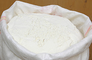 مصادر الأغذية - دقيق القمح بعد عمليّة الطحن