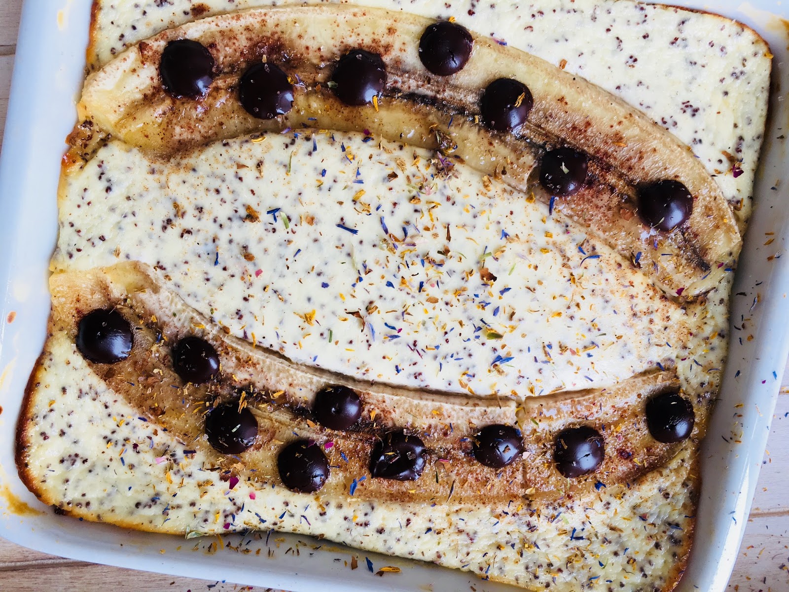 Skyr-Mohn-Auflauf mit gebackener Honig-Scholaden-Banane