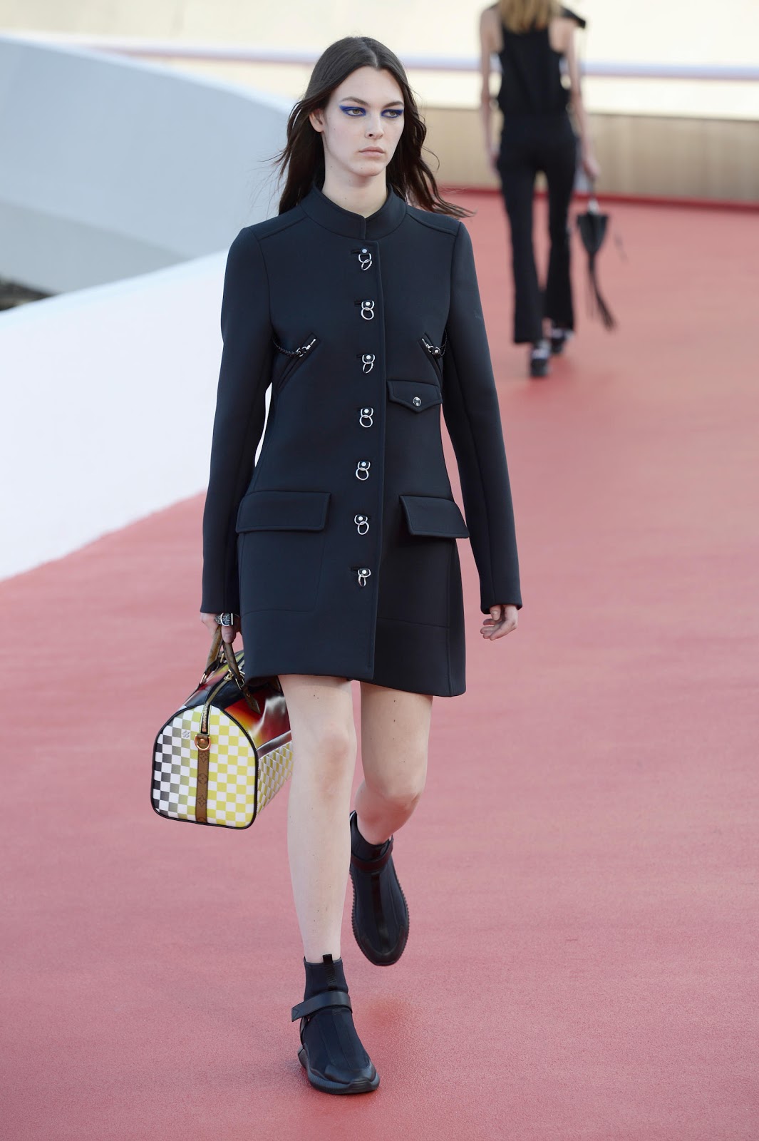 Europe Fashion Men's And Women Wears......: LOUIS VUITTON STAGES A ...
