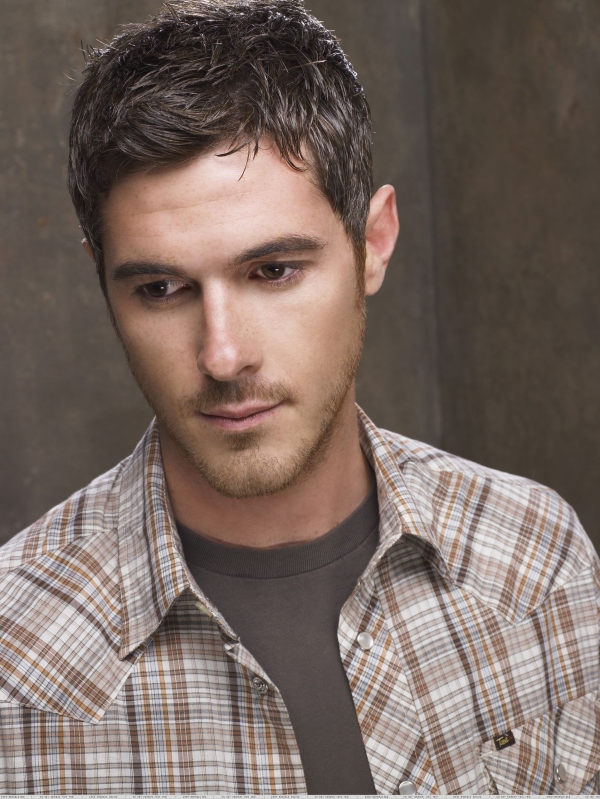 dave-annable-beautiful-men-and-women