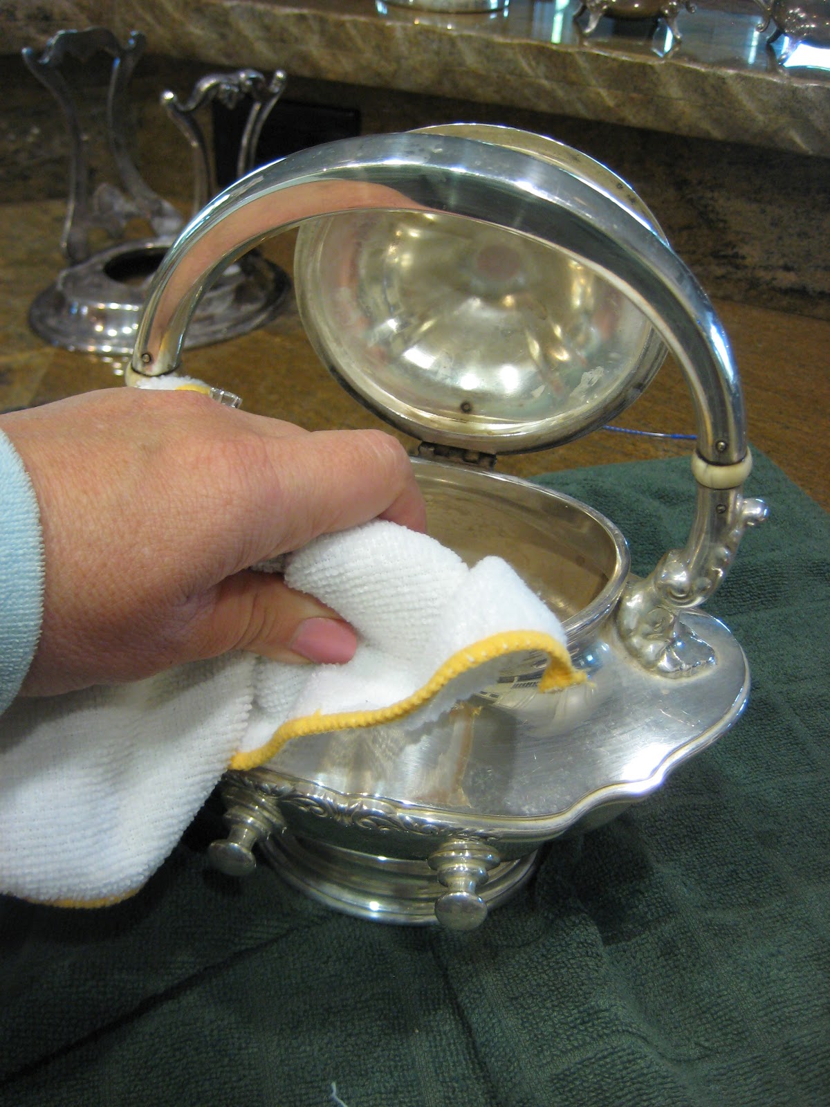 Jo Traveler Quick & Easy way to polish your silver tea set