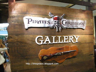 Pirates at Mid-Valley Megamall......
