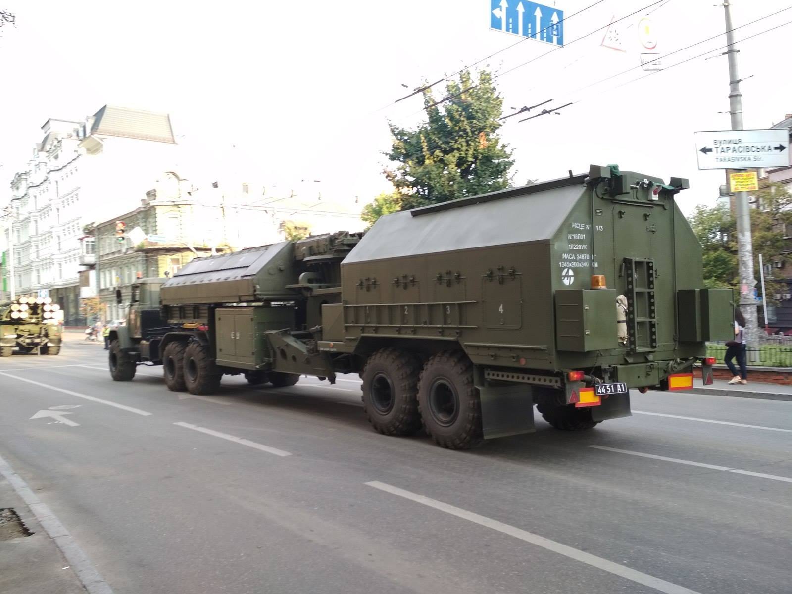 На параді покажуть новий український контрбатарейний радар 1Л220УК