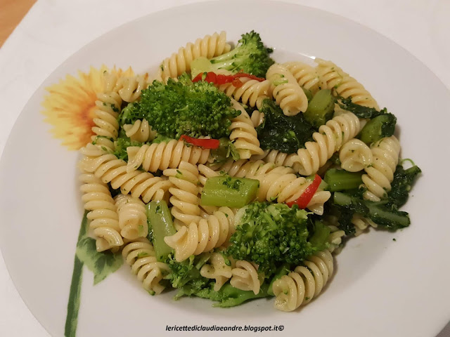 Pasta fusilli con broccolo e peperoncino