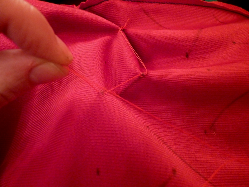 four square walls tutorial how to make a round pintuck pillow