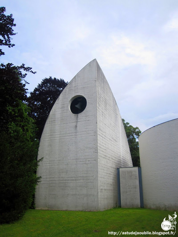 Valenciennes / Saint-Saulve - Eglise / Chapelle du Carmel de valenciennes  Architectes: Pierre Székely et Claude Guislain  Construction: 1964-1966