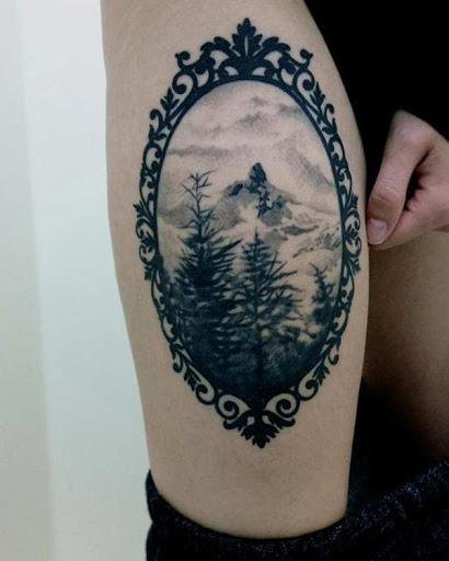 A montanha pode ser apenas uma miragem, mas que dá a ele o misterioso efeito. Especialmente quando ele se sente como se fosse o Espelho Mágico Malévola foi falando.
