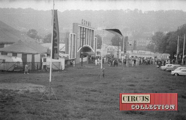 l'entrée du cirque Krone 1965