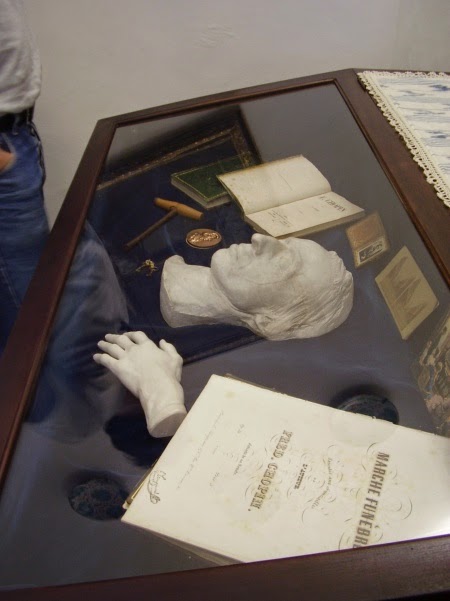 Рука шопена. Фредерик Шопен слепок руки. Ференц лист слепок руки. Шопен посмертный слепок руки. Ференц лист Посмертная маска