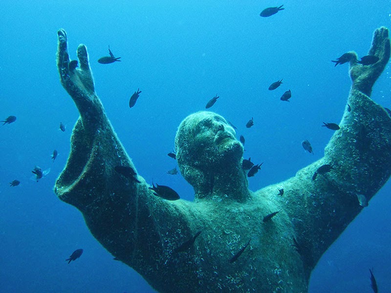 9. Christ of the Abyss, Italy - 11 Mindblowing Locations You Won’t Believe Are Really on Earth